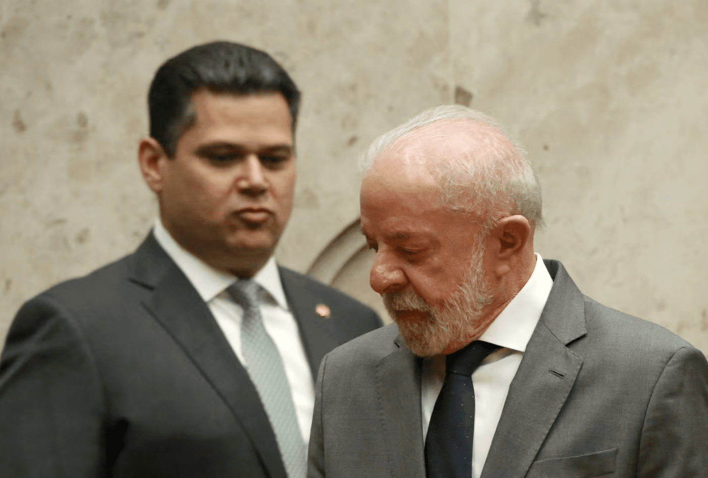 Clima tenso com o Congresso pode esvaziar ato de Lula para sancionar isenção do IR