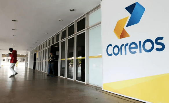 Correios cancelam leilão de R$ 280 milhões após receber cheque sem fundo de ONG de pai de santo