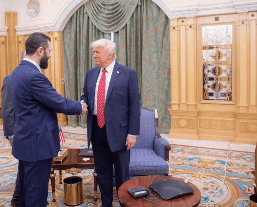 Procurado pelos EUA até 2024, presidente sírio vai se reunir com Trump
