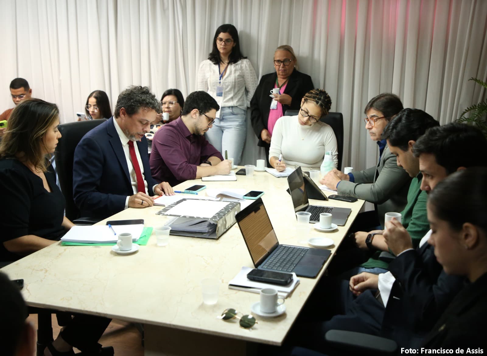 Comissão aprova parecer pela cassação do mandato de Brisa Bracchi
