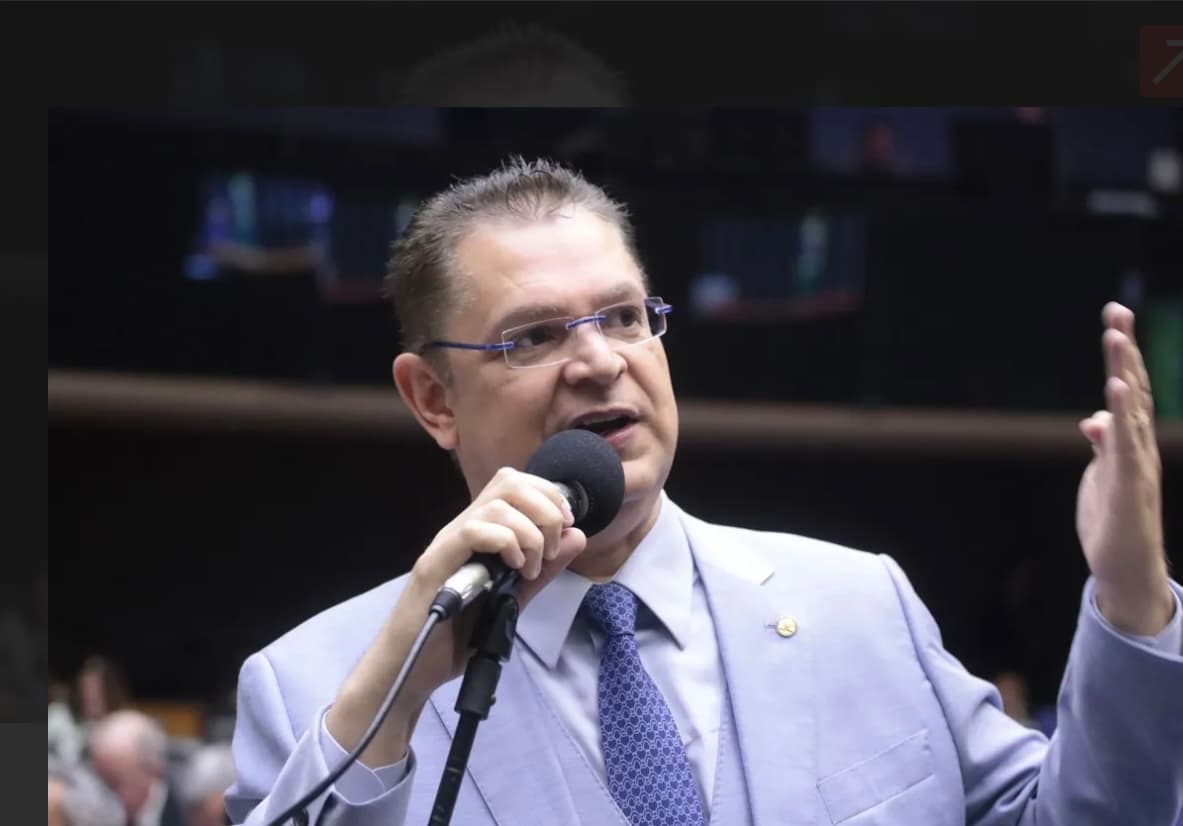 Líder do PL: "Aplicaram morfina para evitar reação à prisão de Bolsonaro"