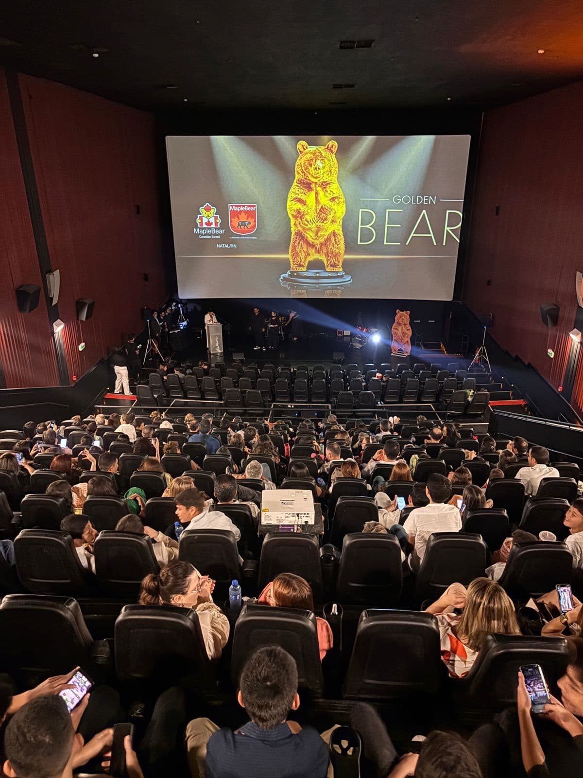 Curtas-metragens produzidos por alunos da Maple Bear Natal são premiados em sessão de cinema lotada