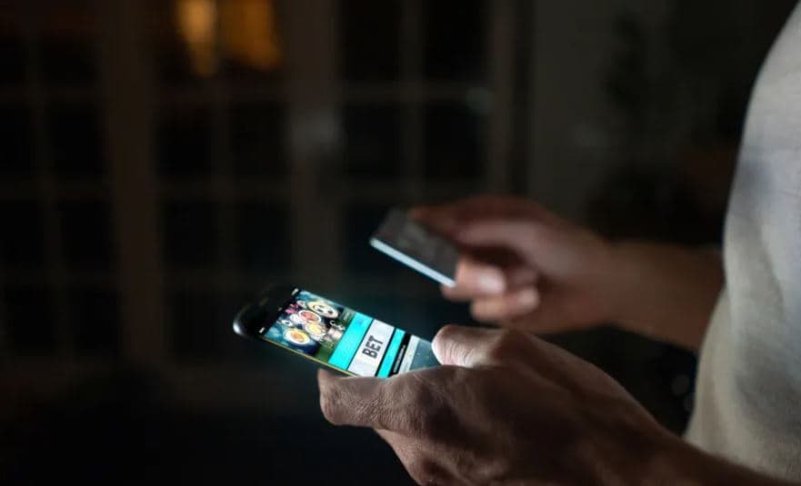 Apostas on-line comprometem renda de 7,5 milhões de pessoas no Brasil, diz pesquisa