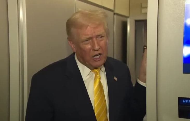 Trump confirma que conversou com Nicolás Maduro por telefone