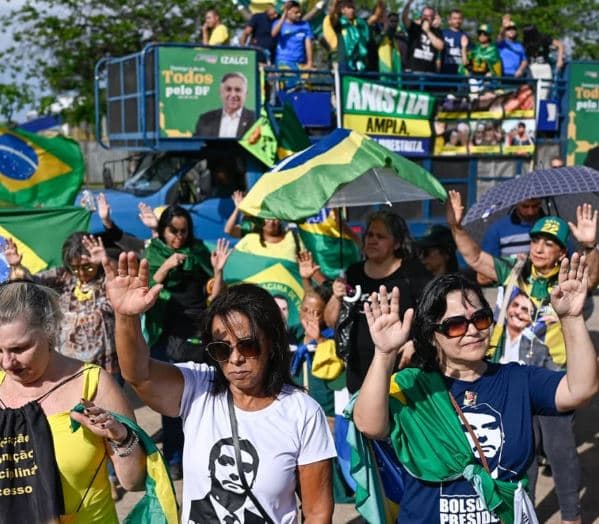 Manifestação em Brasília pede liberdade a Bolsonaro e aprovação da anistia