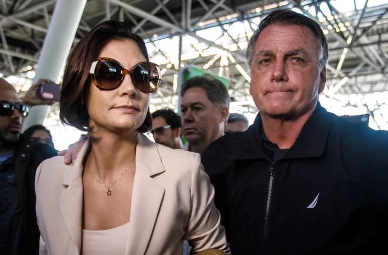 Moraes autoriza visita de Michelle a Bolsonaro com hora marcada e faz exigência sobre filhos
