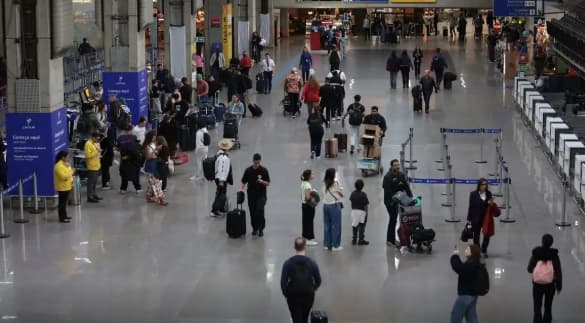 Brasil bate recorde de turistas estrangeiros, mas infraestrutura continua no século passado