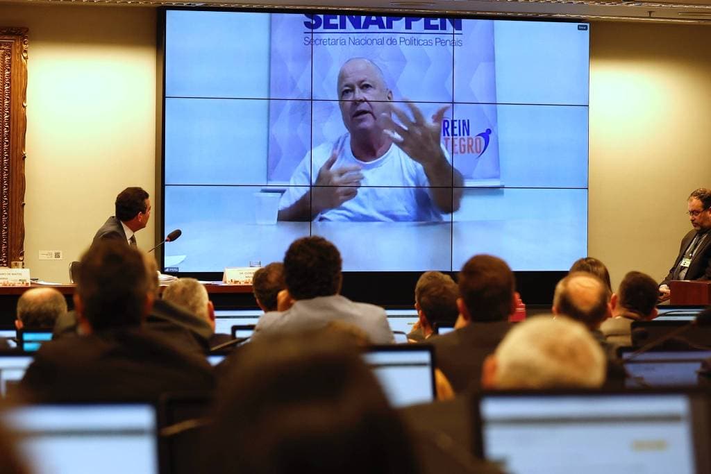 Moraes pressiona Dino e diz que caso Marielle já pode ir a julgamento no STF