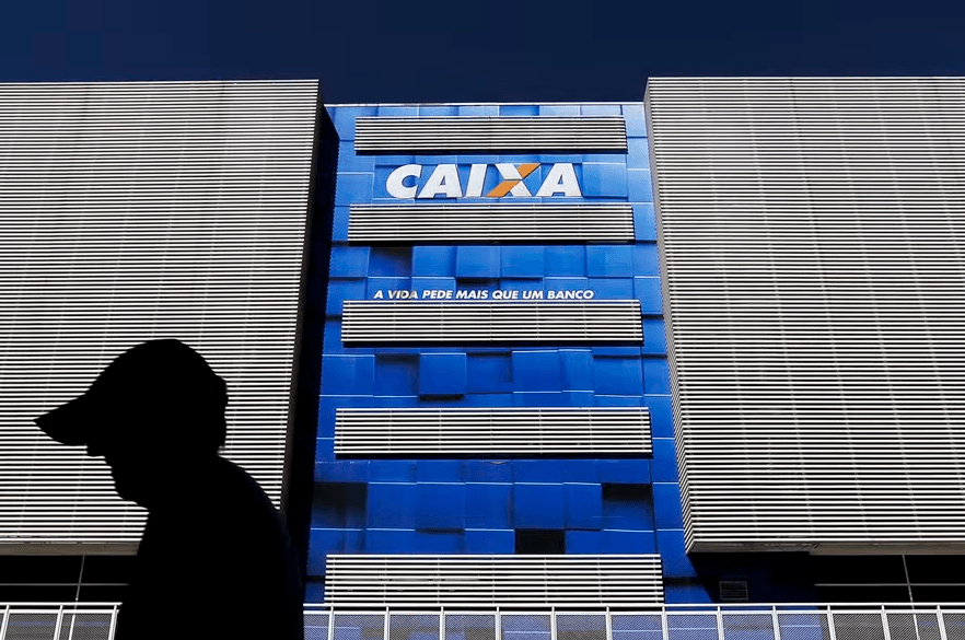 Gerentes que barraram operação com Banco Master acionam Justiça após perder cargos na Caixa