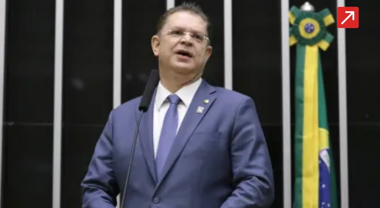 PF apreende cerca de R$ 400 mil na casa de Sóstenes Cavalcante