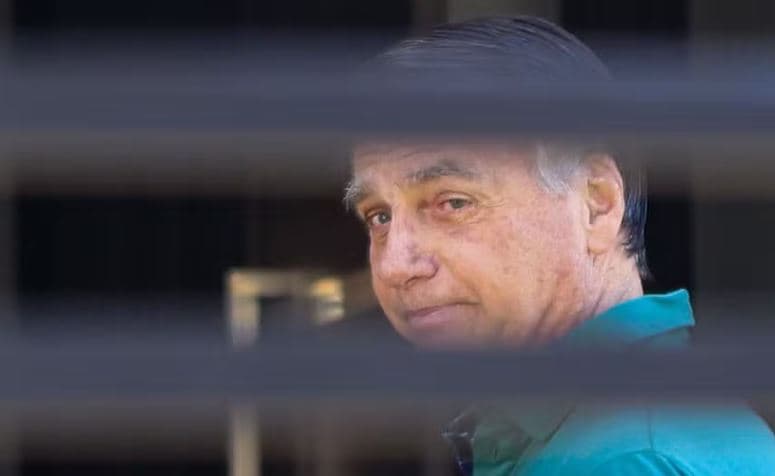 Moraes dá 15 dias para PF confirmar necessidade de cirurgia pedida por Bolsonaro