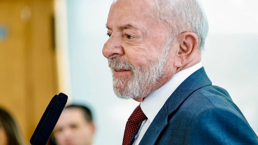 "Economist" desaconselha reeleição de Lula