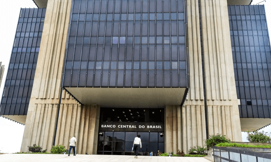 Entidades do setor financeiro emitem nota conjunta em apoio ao Banco Central, em meio a embate com o STF por conta do Master
