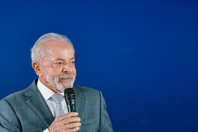 Lula passa Réveillon no Rio, se hospeda em base da Marinha e assiste aos fogos em área reservada