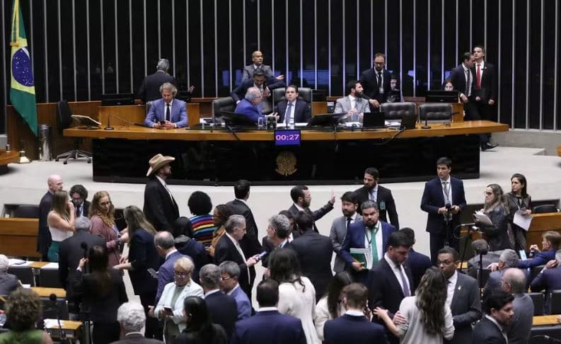 Câmara libera gastos do Fundo Social e alivia limite do arcabouço fiscal