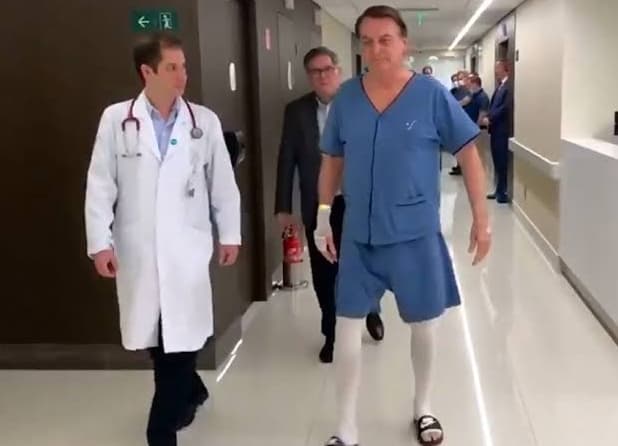 Defesa de Bolsonaro pede mudança de horário da fisioterapia na prisão