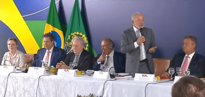 [VÍDEO] DEU BRONCA: “Dá impressão que vocês não são governo”, diz Lula a ministros em reunião