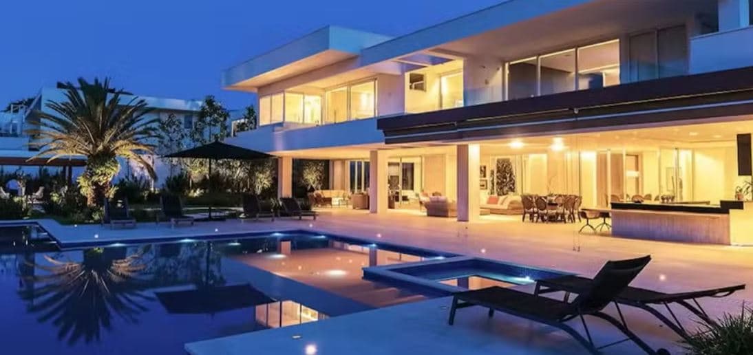 Conheça a mansão de R$ 36 milhões em que Vorcaro recebeu Alexandre de Moraes e outros políticos em Brasília