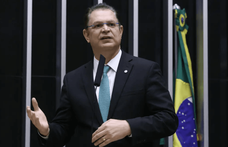 Deputado Sóstenes Cavalcante afirma que R$ 400 mil apreendidos pela PF são de venda de imóvel