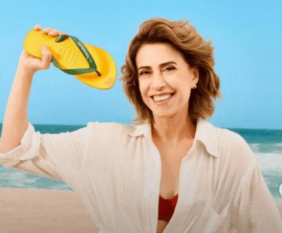 Propaganda da Havaianas com Fernanda Torres gera críticas e campanha por boicote após ser vista como posicionamento político contra a direita