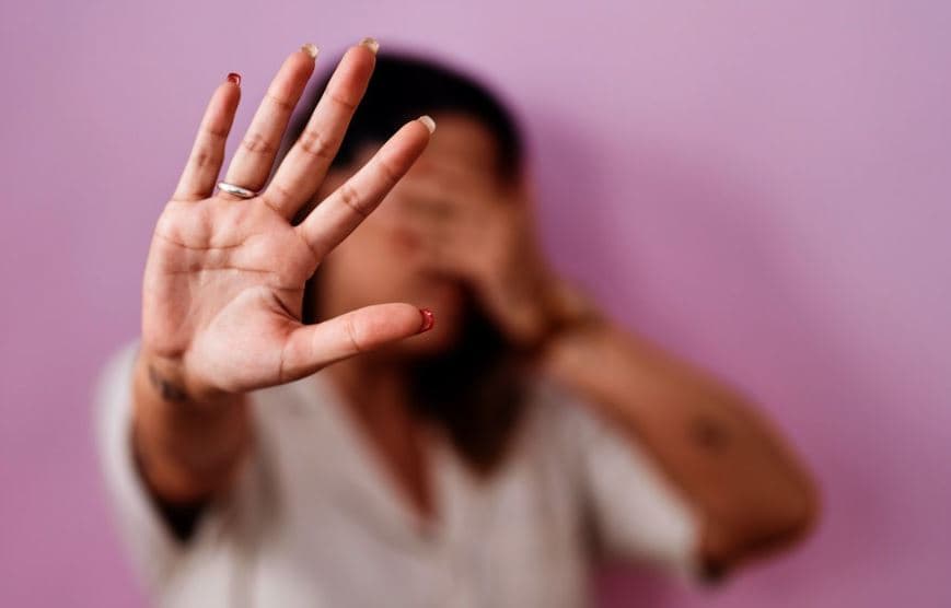 Número de feminicídios já passa de mil em 2025, e Brasil tem ao menos três assassinatos de mulheres por dia