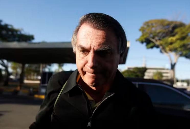 Defesa de Bolsonaro pede a Moraes autorização para cardiologista e fisioterapeuta atenderem ex-presidente na PF