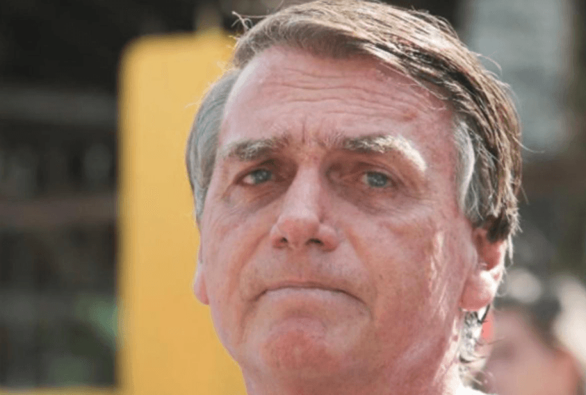 Bolsonaro pediu para começar a tomar antidepressivo, diz médico
