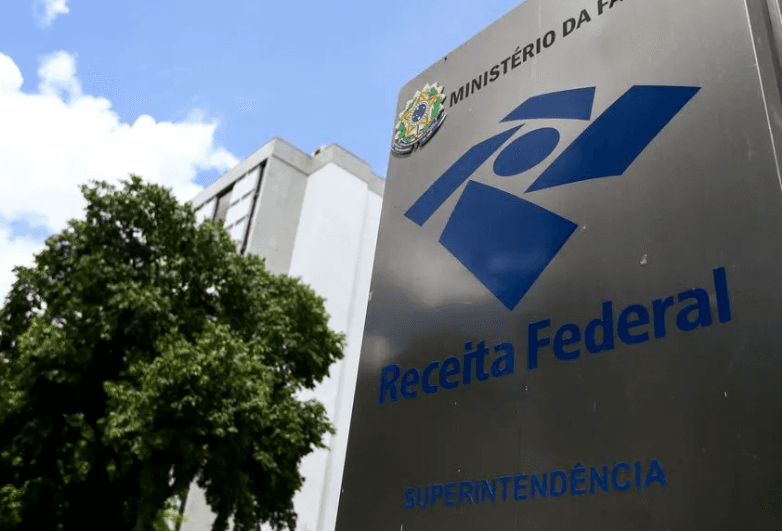 IOF impulsiona arrecadação recorde da Receita em novembro: R$ 226,75 bilhões