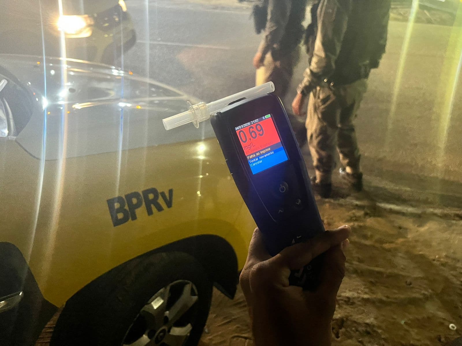 Idoso é flagrado pela quarta vez dirigindo bêbado e acaba preso com índice mais que o dobro do permitido