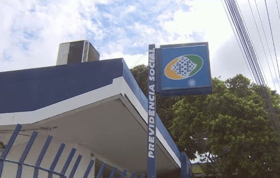 Fechamento do INSS pega segurados de surpresa e gera protestos em todo o Brasil