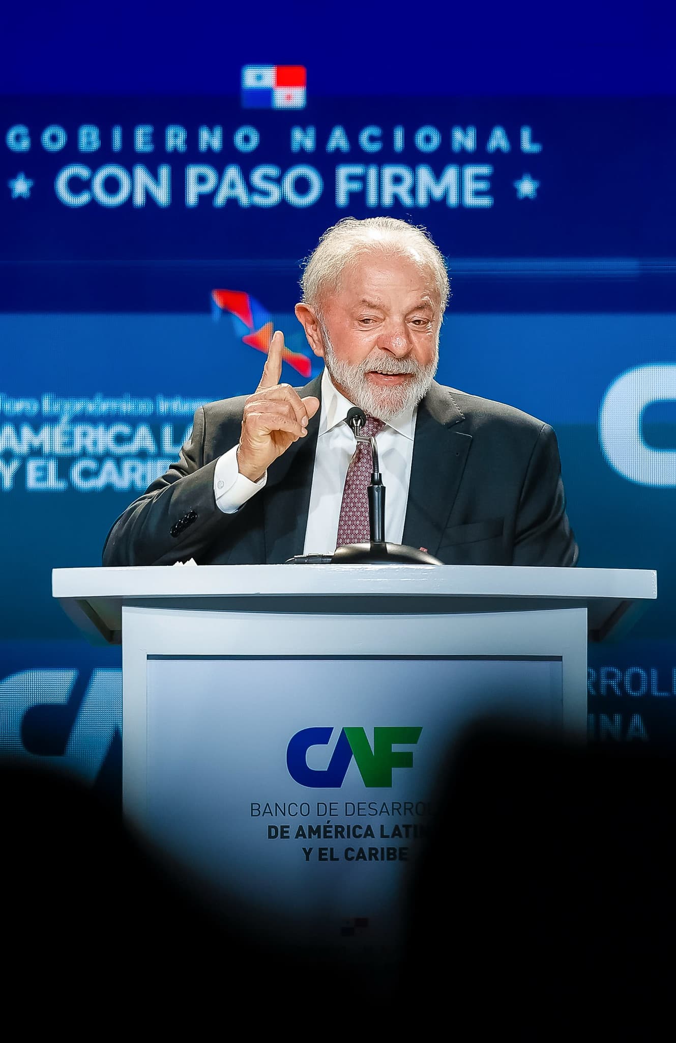 VÍDEO: "Como o PIX que fizemos no Brasil", afirma Lula em Fórum Econômico Internacional