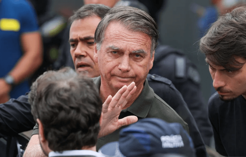 Defesa de Bolsonaro reage a Moraes e promete medidas legais após negativa de exames em hospital