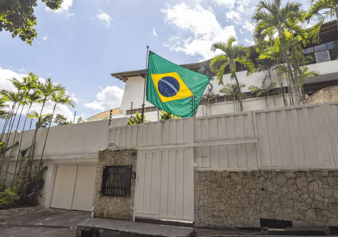 Governo brasileiro decide deixar custódia da Embaixada da Argentina na Venezuela