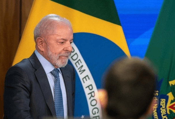 Governo Lula convoca reunião de emergência após Trump capturar Maduro