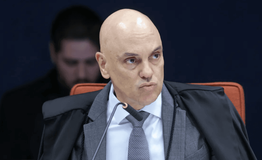 Moraes nega pedido para que plenário do STF reveja condenação de Bolsonaro: "absolutamente incabível"