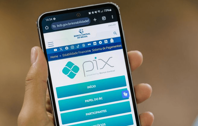 Clientes relatam problemas com Pix em diferentes bancos nesta segunda (19)