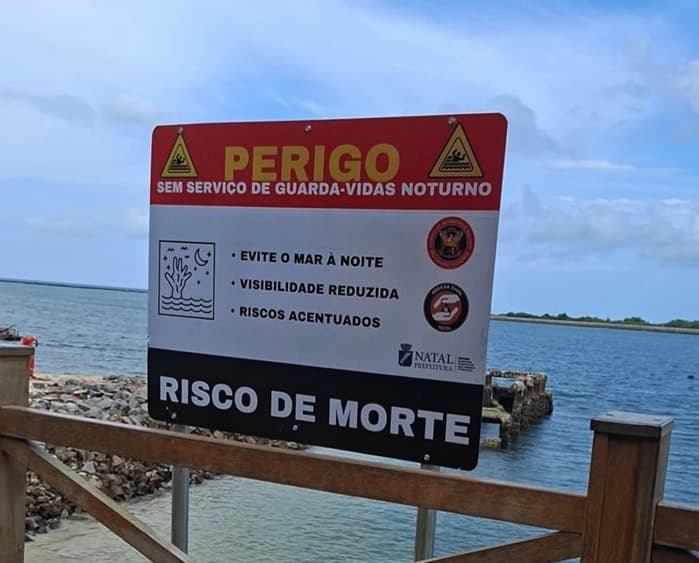 Placa com alerta de risco de morte é instalada para evitar banho noturno na Redinha