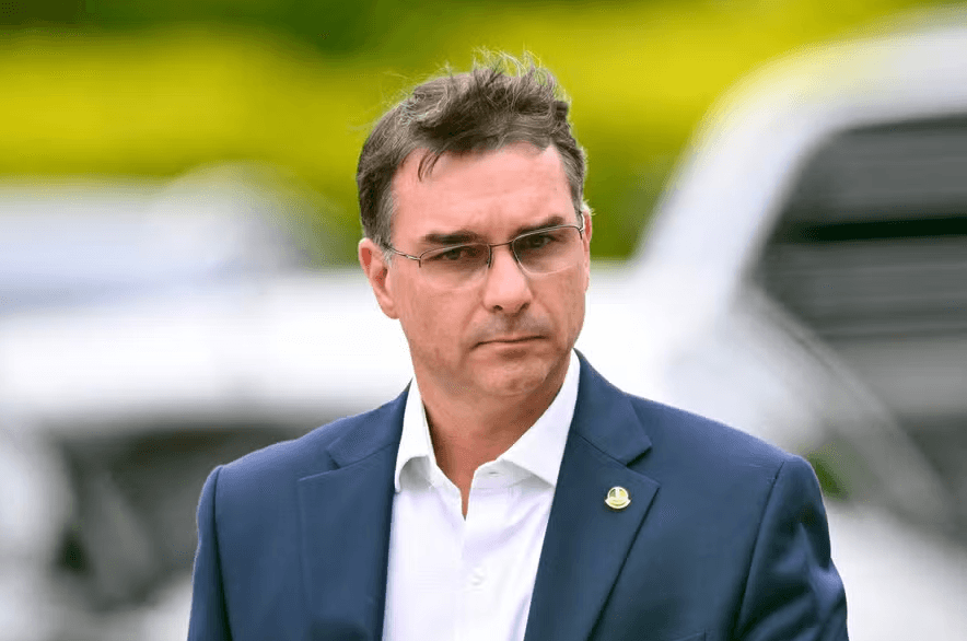 Aliados de Bolsonaro articulam giro pelo Nordeste para fortalecer Flávio