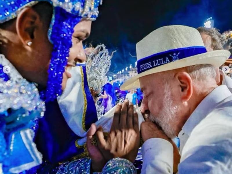 “Não sou o carnavalesco”: Lula se afasta de polêmicas após rebaixamento de escola