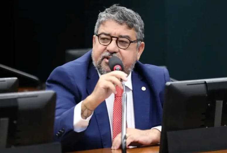 Vice do PT critica ala polêmica em homenagem a Lula e pede diálogo com conservadores