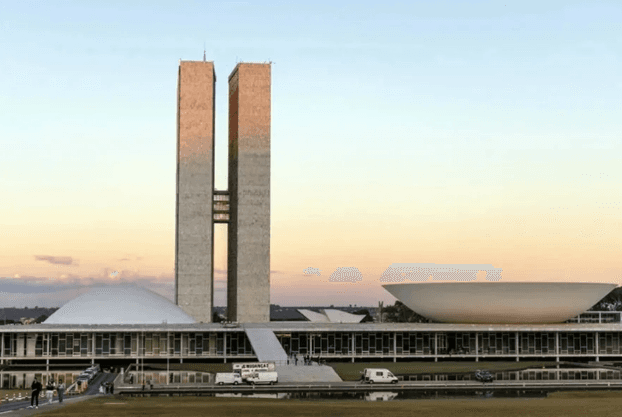 Reajuste bilionário no Congresso pode elevar salários acima do teto e gerar impacto de quase R$ 800 milhões