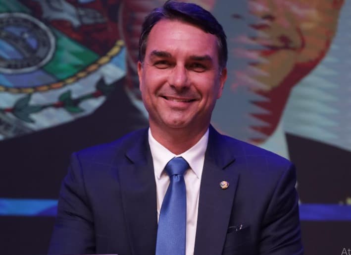 Flávio Bolsonaro vem ao RN para lançar chapa de Álvaro Dias ao Governo do Estado