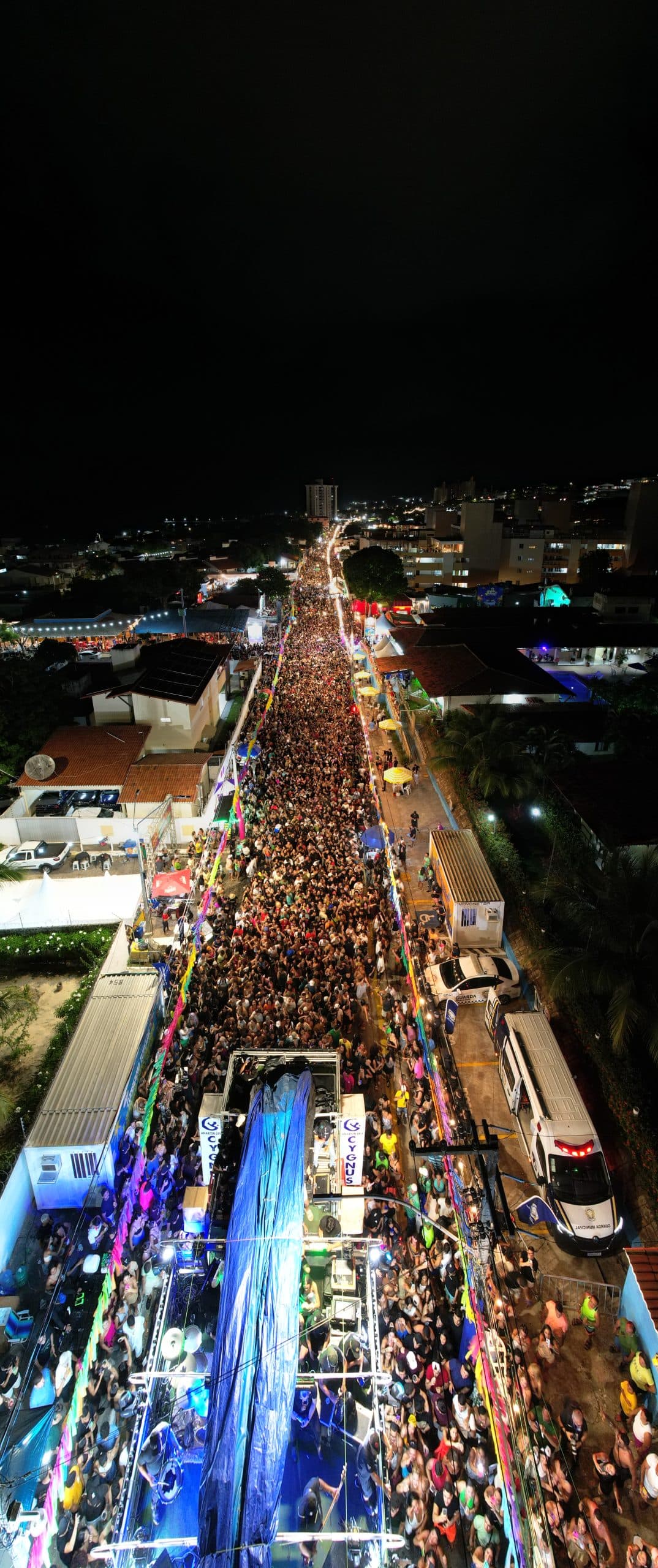 VÍDEO: Cavaleiros arrasta multidão em Pirangi, na Redinha e em Lajes no último dia de Carnaval