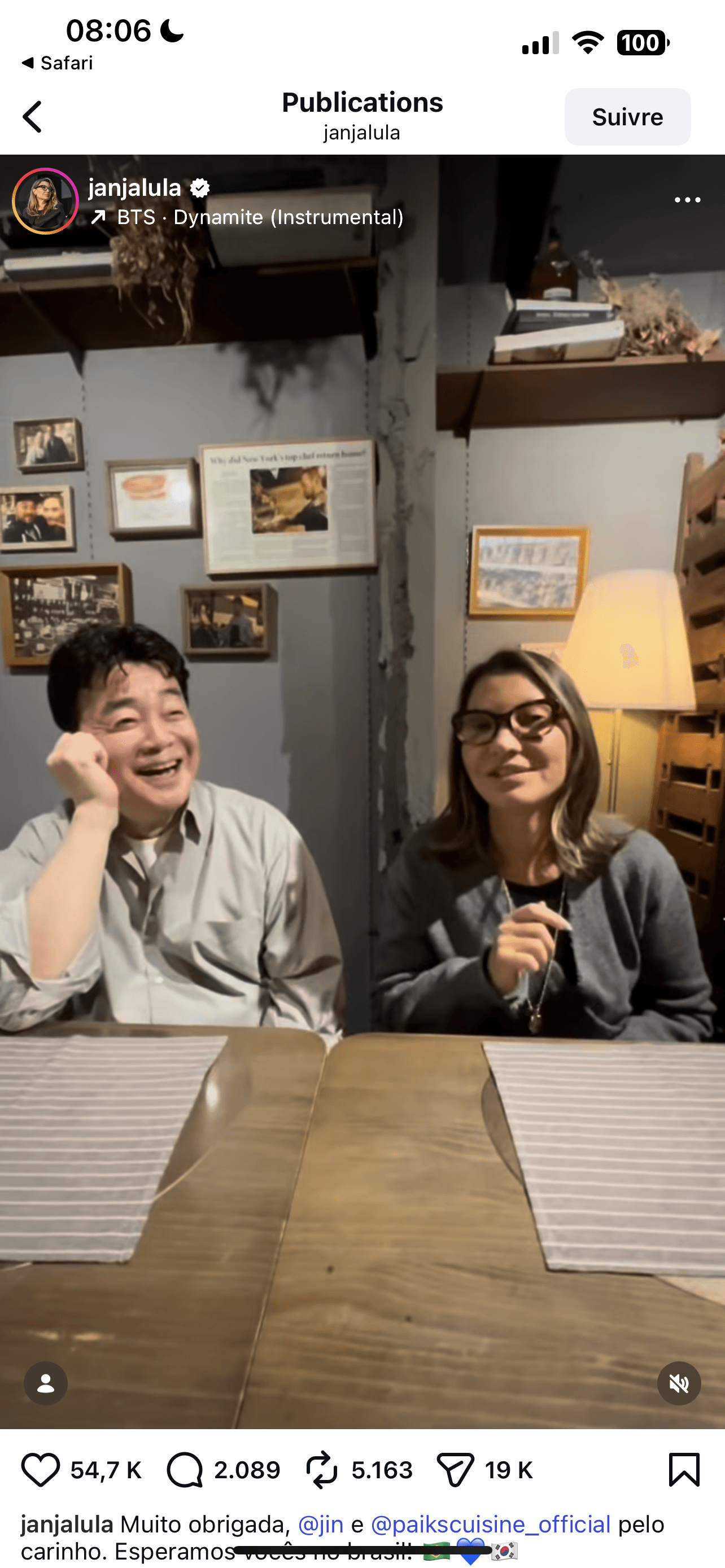 Janja recebe presente de cantor do BTS durante viagem à Coreia do Sul