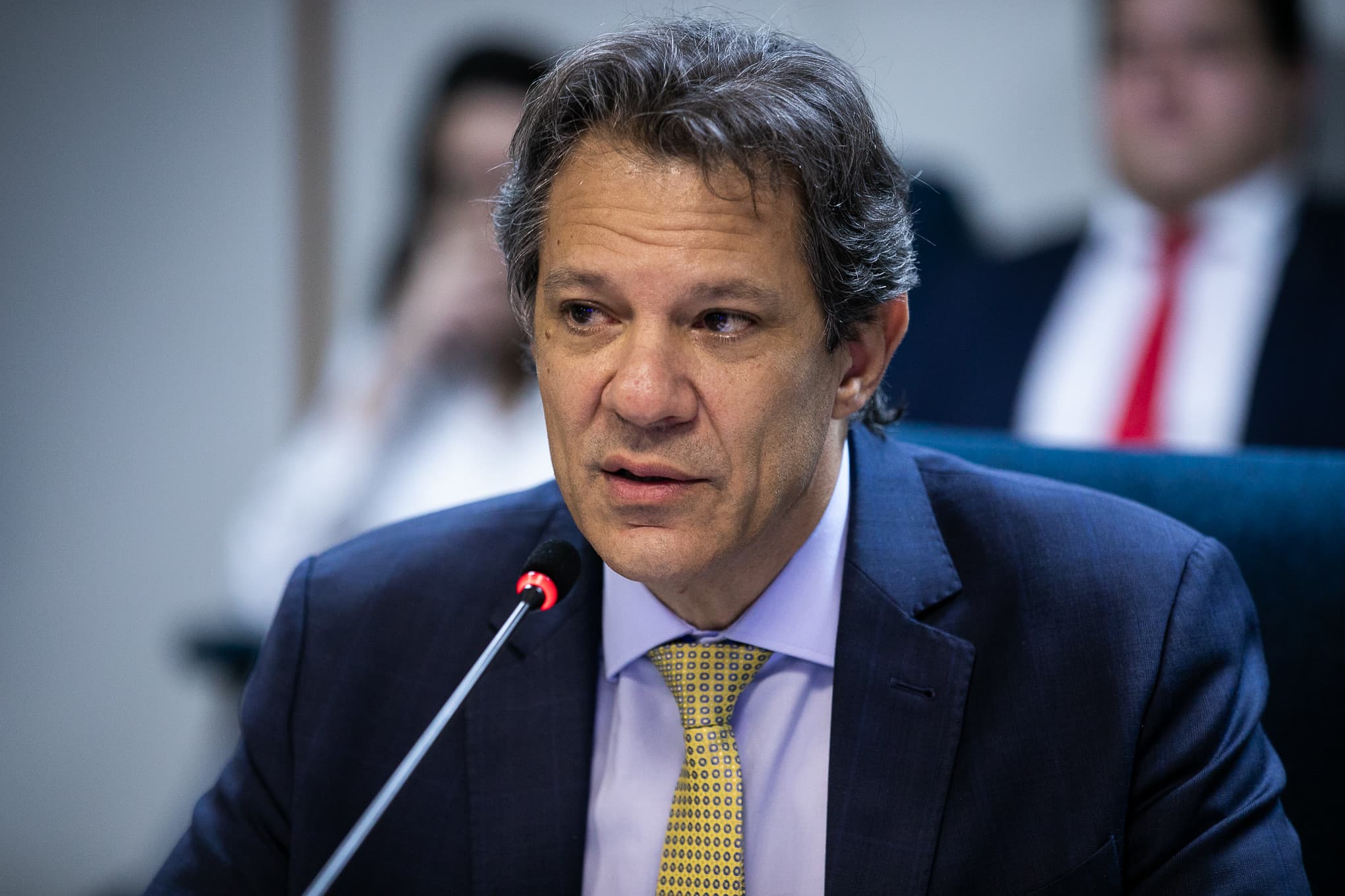 Aumento de impostos sobre eletrônicos é tiro no pé do governo Lula e no bolso dos cidadãos