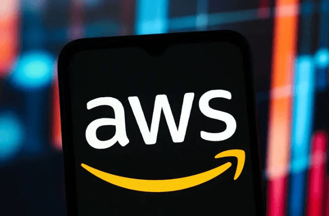 Pix e aplicativos de bancos são afetados por falha na Amazon Web Services neste sábado (7)
