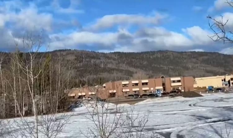 Ataque a tiros em escola no Canadá deixa ao menos 10 mortos; suspeita foi encontrada sem vida