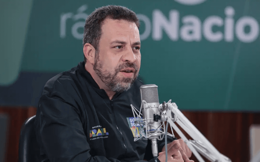 Acabar com a escala 6×1 é prioridade do governo Lula, afirma Boulos