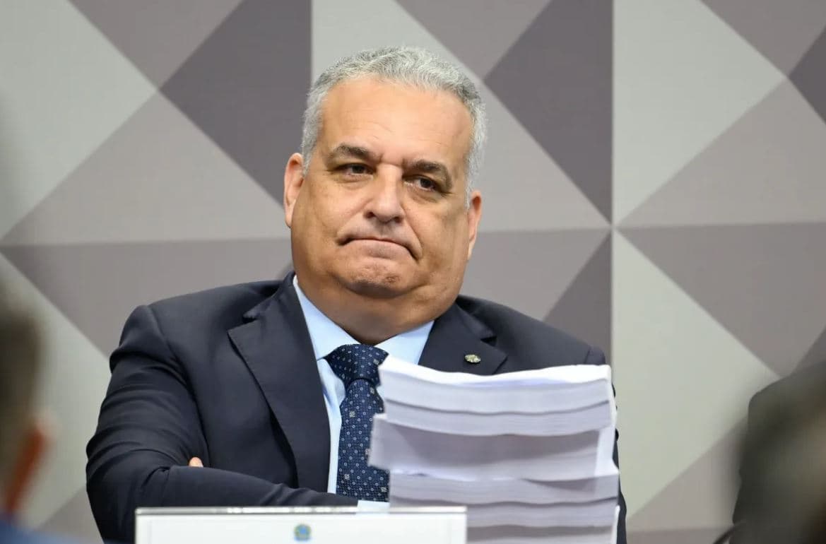 CPMI do INSS rejeita relatório final e termina sem consenso após madrugada de tensão