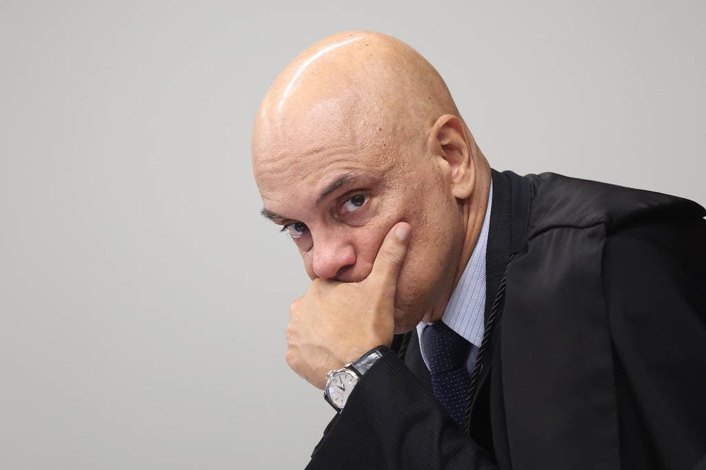 CPI aponta que número ligado a Moraes recebeu mensagem de Vorcaro no dia da prisão